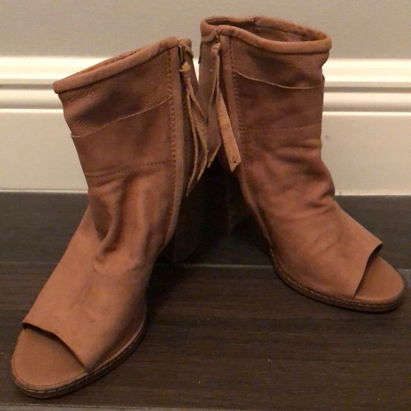 Dolce Vita booties - Picture 2 of 6